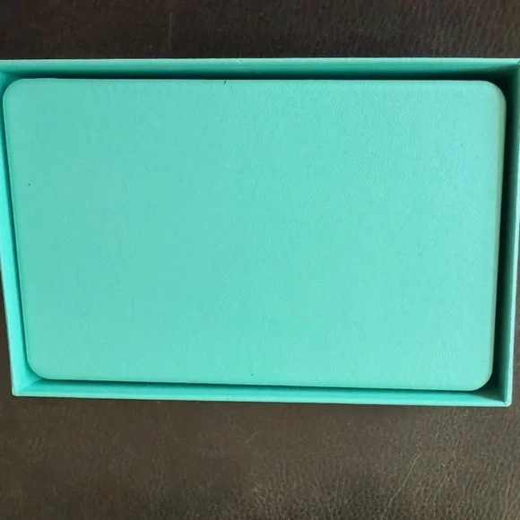 Tiffany & Co. Elegant Gold Drop Earrings - Picture 6 of 13